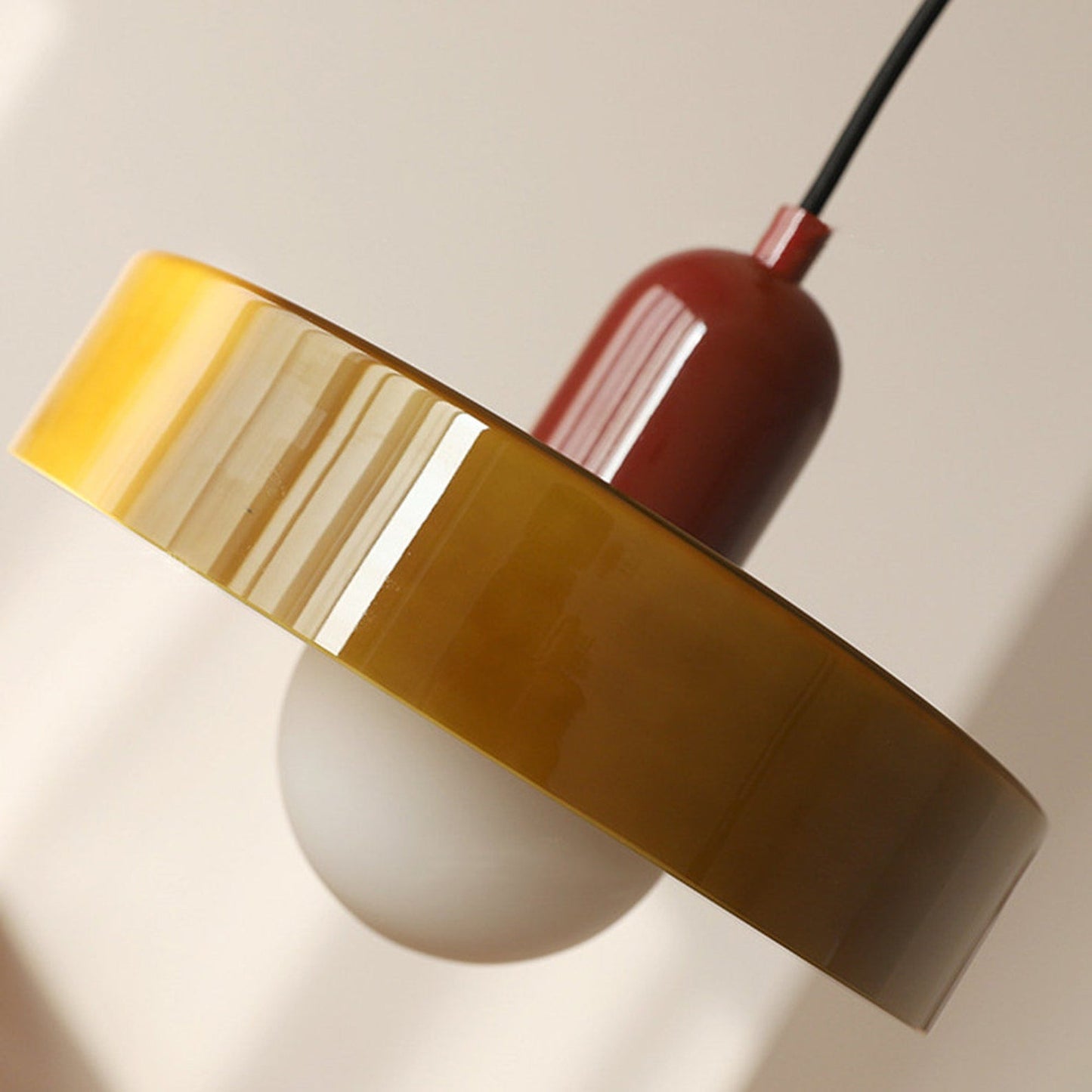 Lampa Wisząca Bauhaus ze Szkła – Kolorowy Design – Retro Lampa Sufitowa
