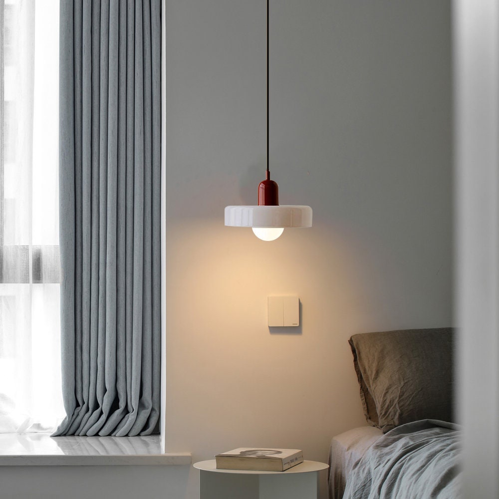 Lampa Wisząca Bauhaus ze Szkła – Kolorowy Design – Retro Lampa Sufitowa